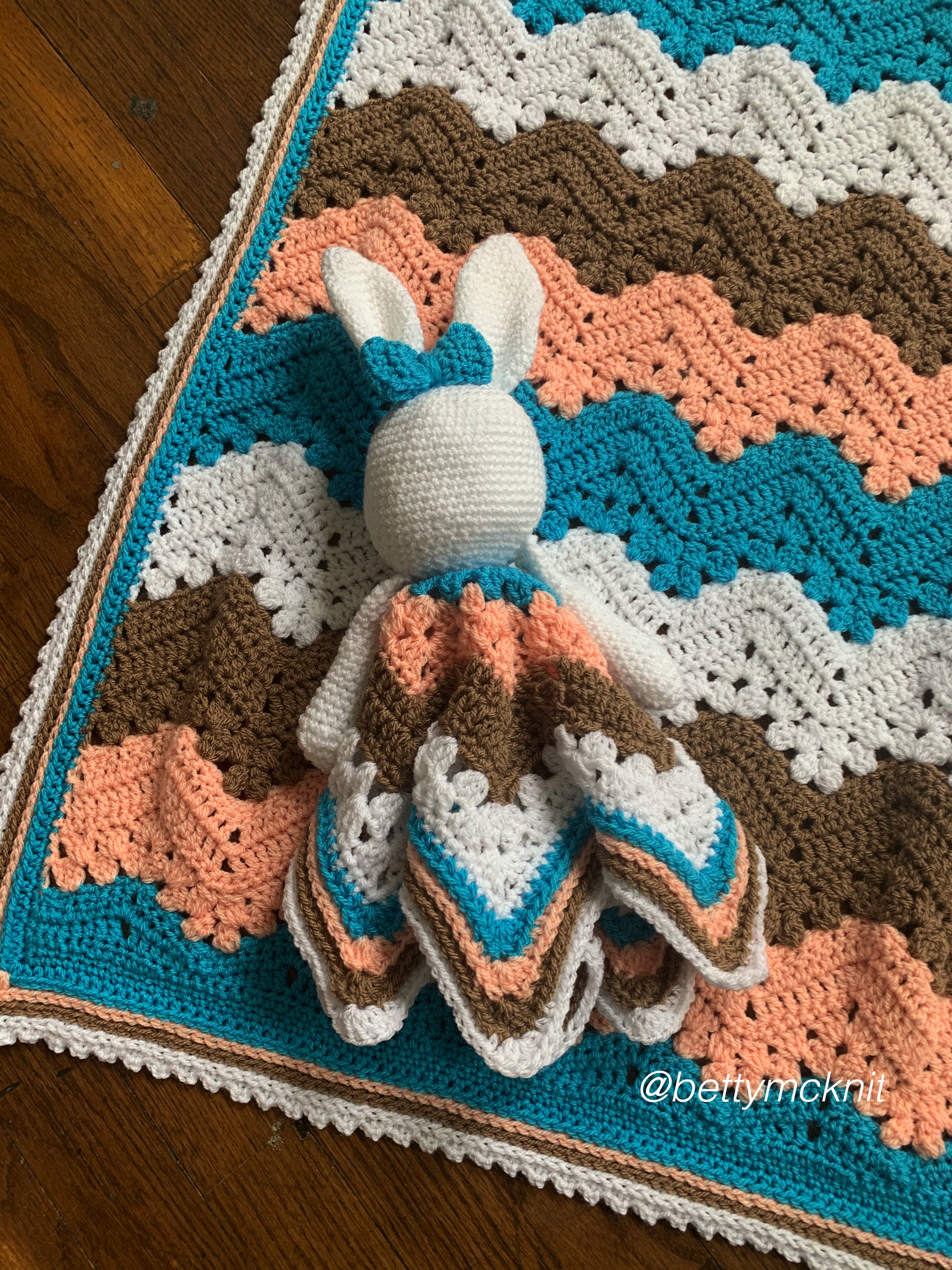 6-Day Granny Square Crochet Pattern by Betty McKnit